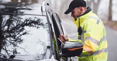 Jeden zgłoszony przez świadków, drugiego zdradziły zaparowane szyby